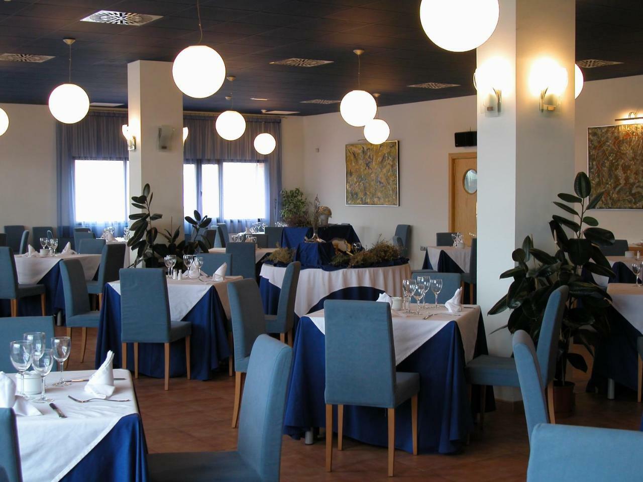 Hotel Villa De Estercuel Eksteriør billede